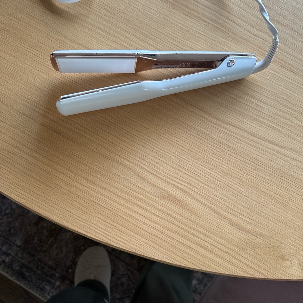 T3 White & Rose Gold Hair Straightener - Picture 3 of 9